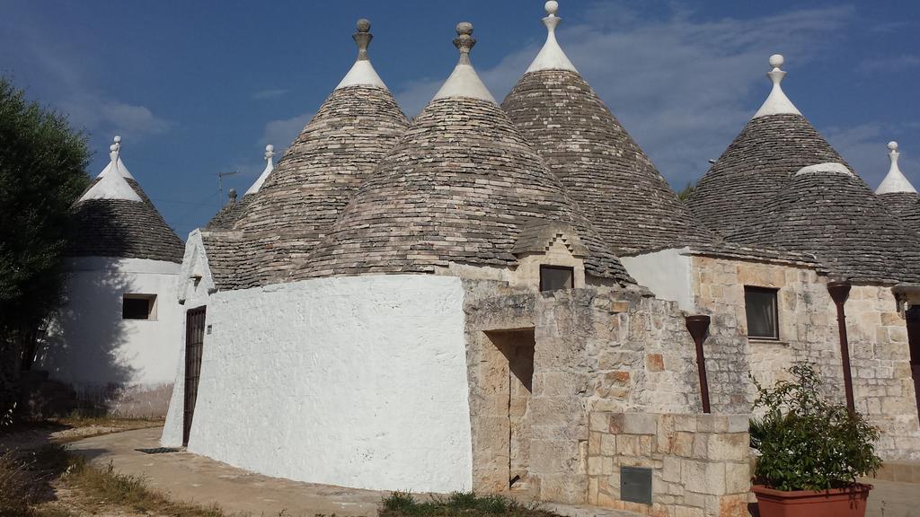 Trulli Manuela Villa โลโกโรตอนโด ภายนอก รูปภาพ